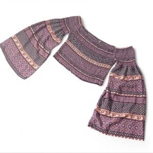 Charlotte Russe Y2K Boho Off Shoulder Bell Sleeve Crop Top Women’s L